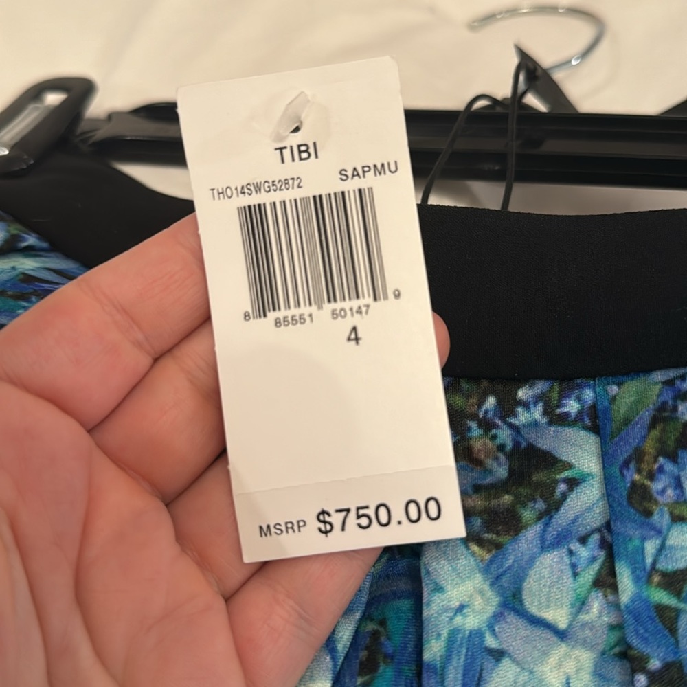 💙Tibi 100% Silk Sidewalk Floral Midi Skirt, brand new with tags - Picture 14 of 15